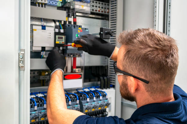 Best Licensed Electrician  in Deephaven, MN
